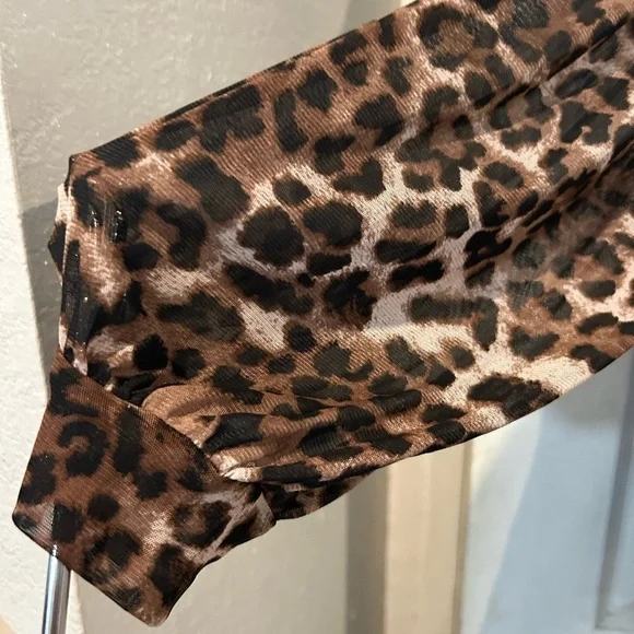 NWOT “A Love Story “ Leopard Print Knit Top - Picture 4 of 4